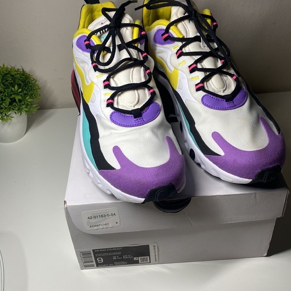 Air Max 270 React - Picture 4 of 4